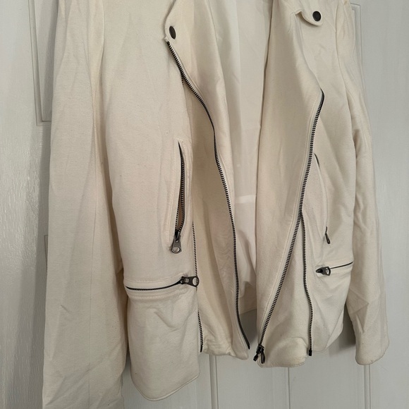 Jacket - Picture 2 of 4